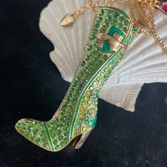 NEW BETSEY JOHNSON BLUE MAGICAL CRYSTAL EMBELLISHED CHAIN NECKLACE - Picture 3 of 6